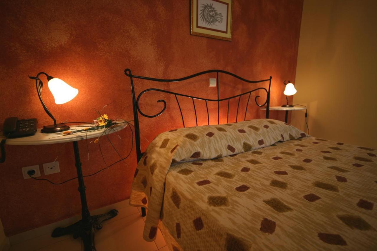 Efta Anemi - Benovias Aparthotel Карфас Екстериор снимка